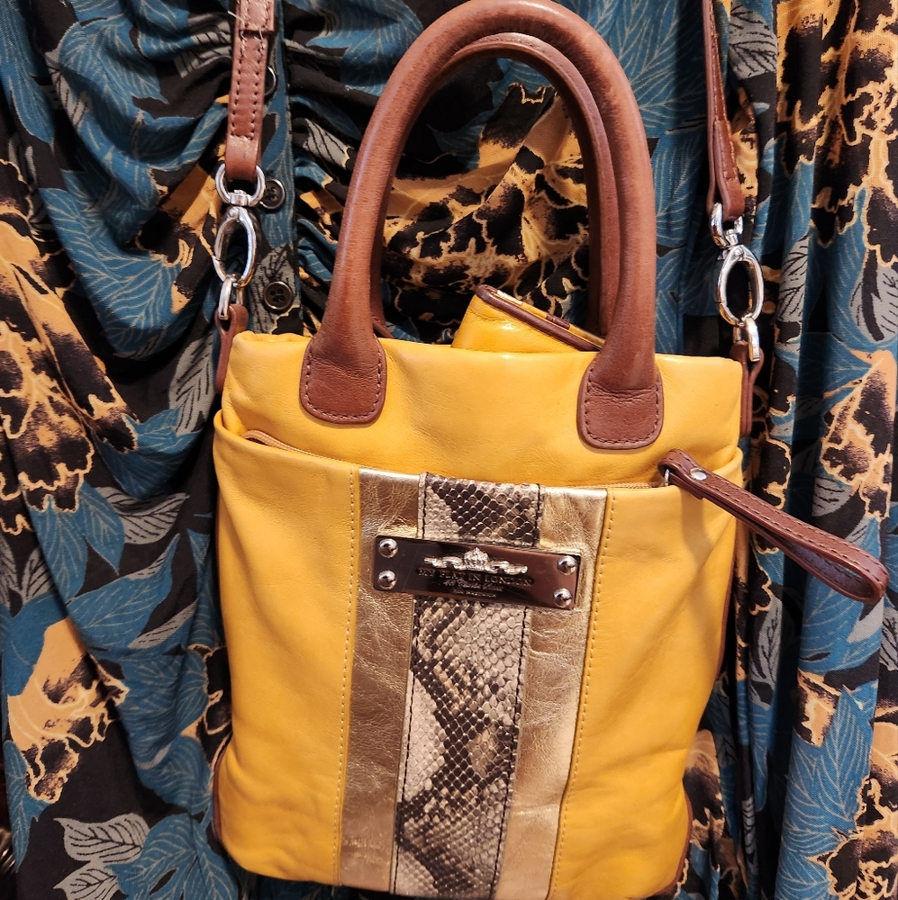 Beautiful cross body  strap purse